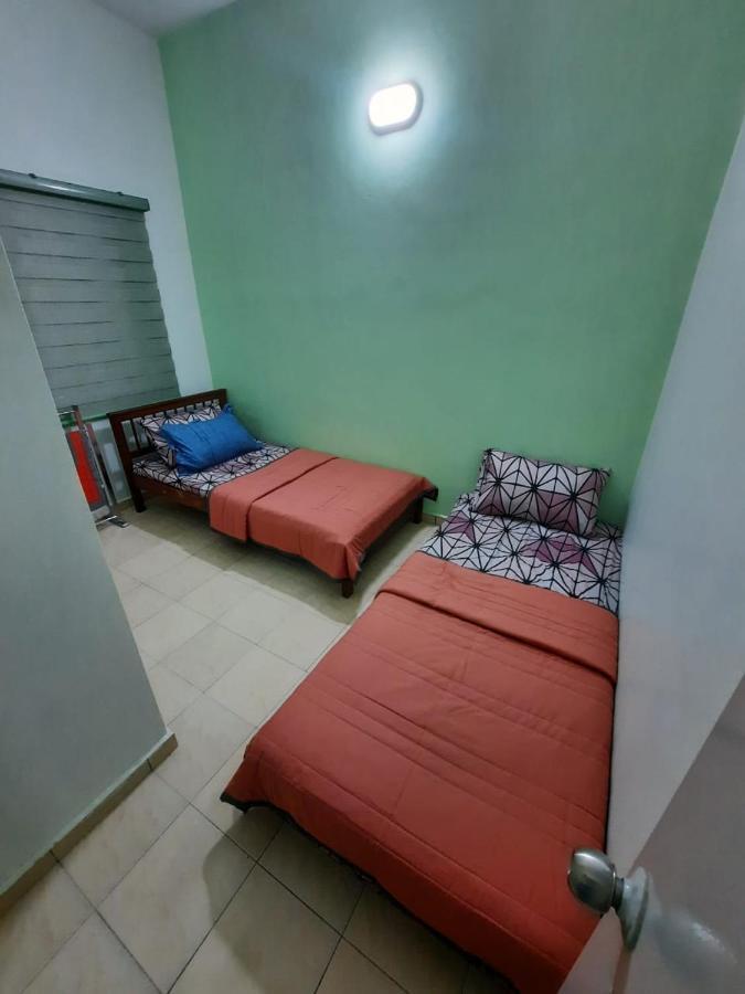 Homestay Dr. Z Klang Exterior photo